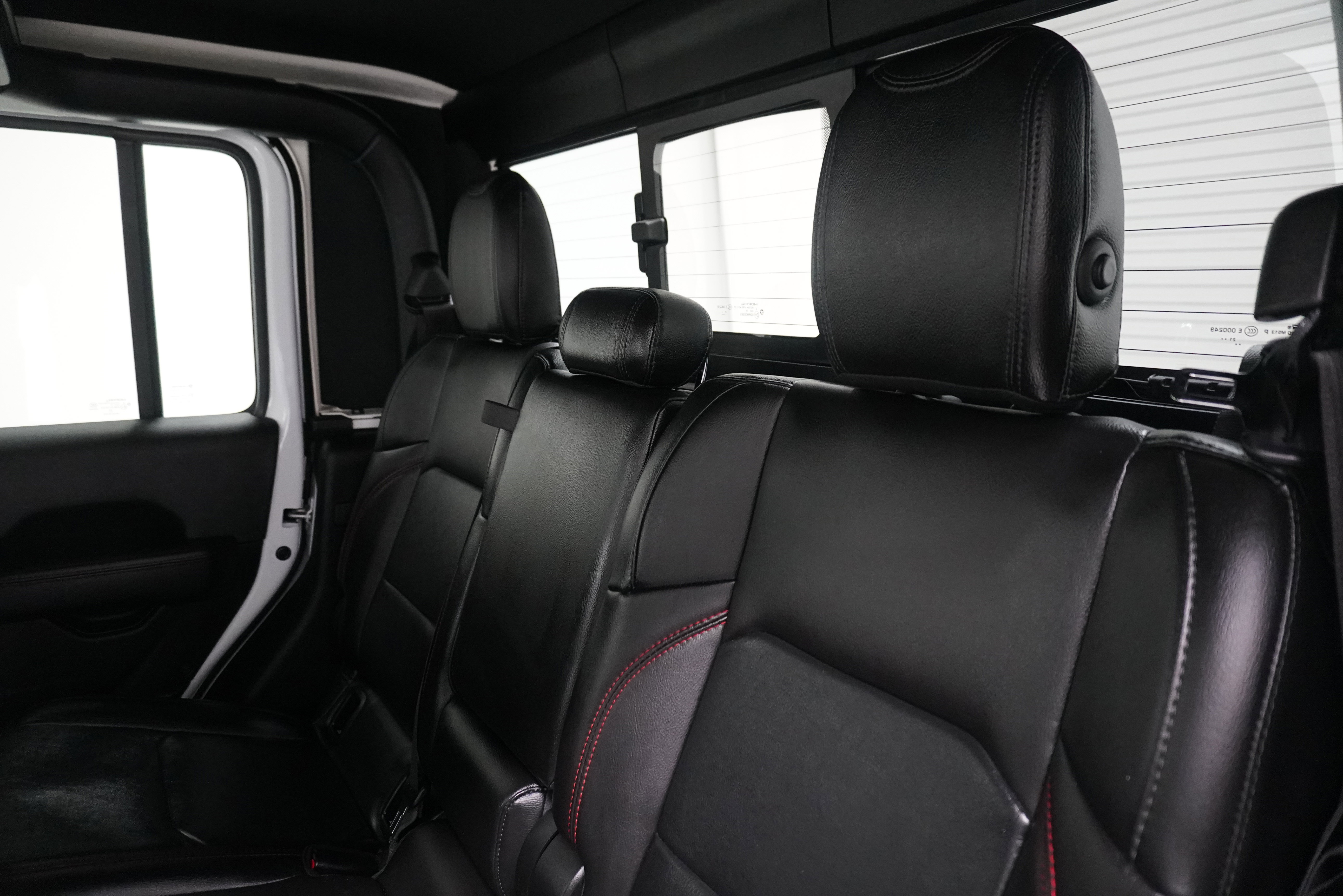 Used 2022 Jeep Gladiator Rubicon w/ LED Lighting Group AWD/4WD image 10