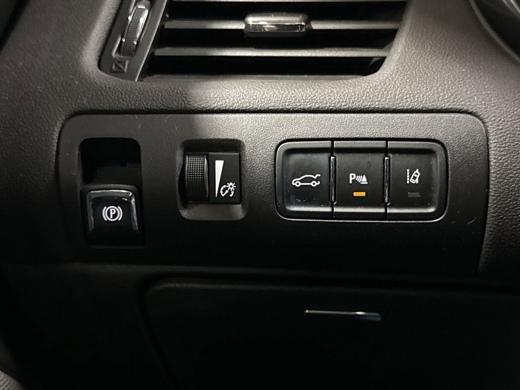 Used 2014 Chevrolet Impala LTZ image 18