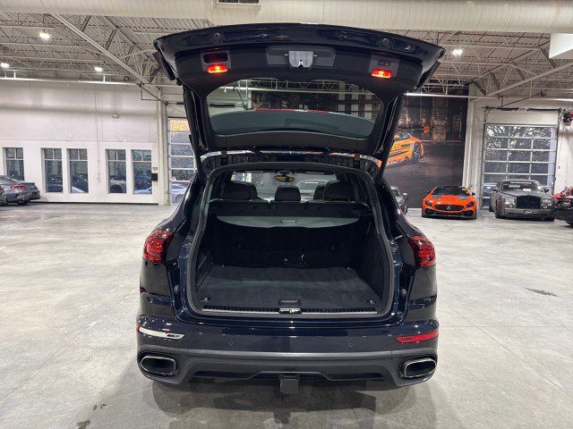 Used 2016 Porsche Cayenne image 16