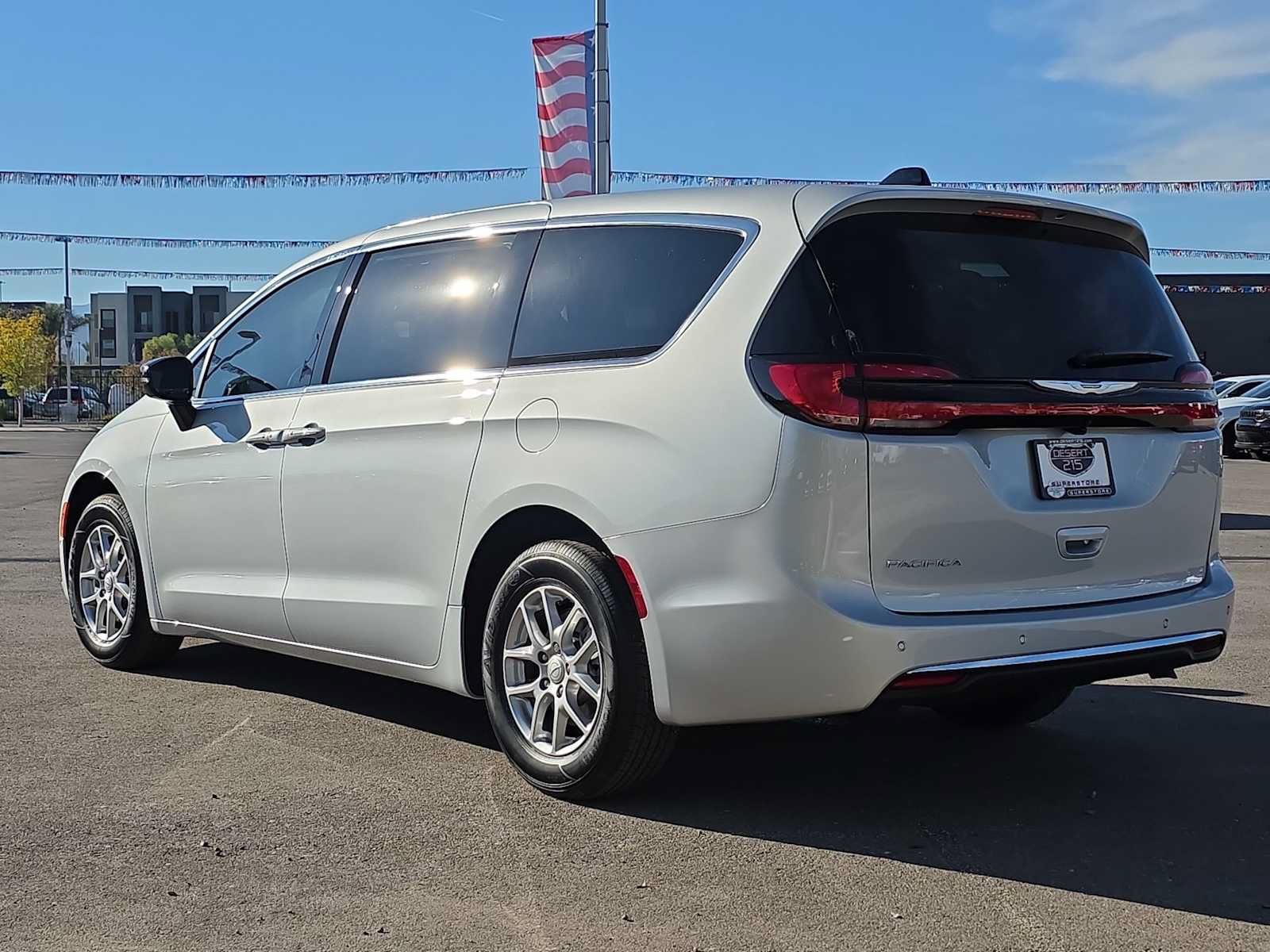 Used 2026 Chrysler Pacifica Select FWD image 6