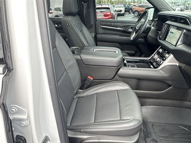 Used 2023 GMC Yukon Denali w/ Max Trailering Package AWD/4WD image 28