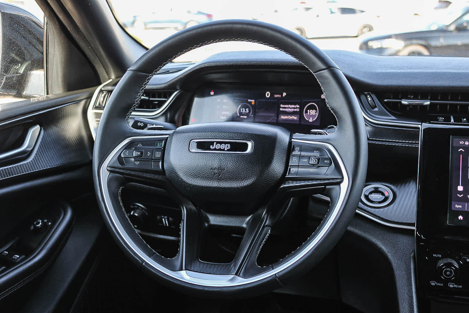 Used 2024 Jeep Grand Cherokee Altitude AWD/4WD image 15