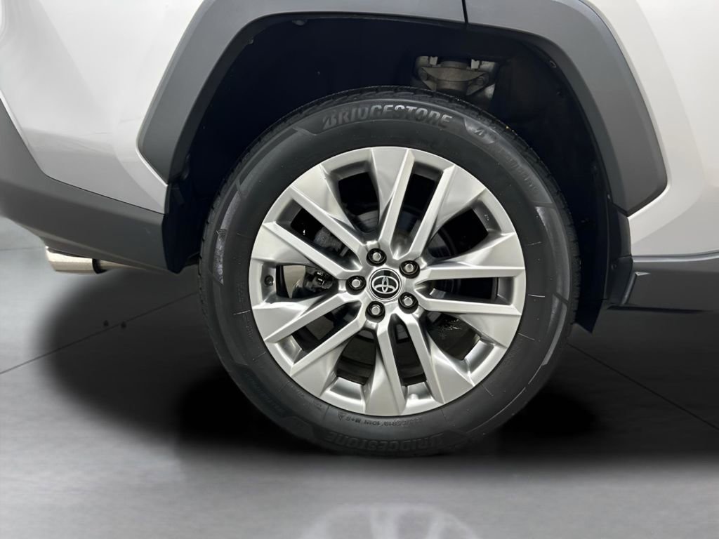 Used 2021 Toyota RAV4 Limited image 10