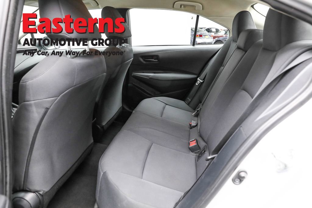 Used 2022 Toyota Corolla LE FWD image 21