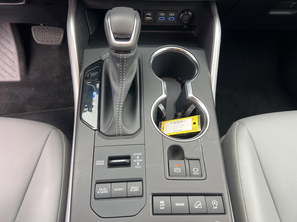 Used 2022 Toyota Highlander XLE image 18