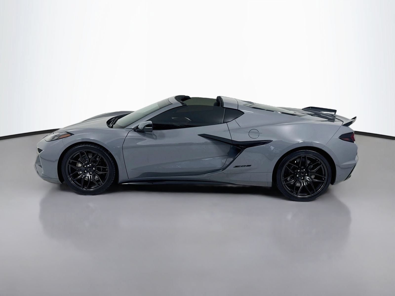 Used 2024 Chevrolet Corvette Z06 RWD image 4