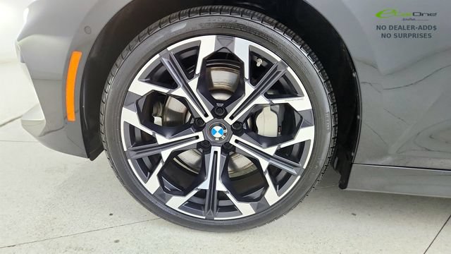Used 2025 BMW 330i xDrive Sedan AWD/4WD image 60