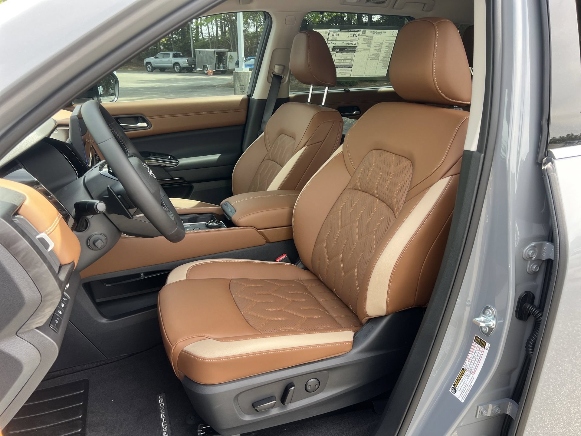 New 2026 Nissan Pathfinder Platinum AWD/4WD image 17