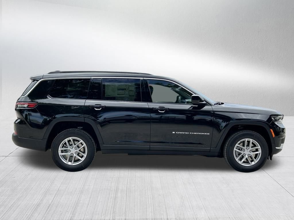 New 2024 Jeep Grand Cherokee L Laredo image 3