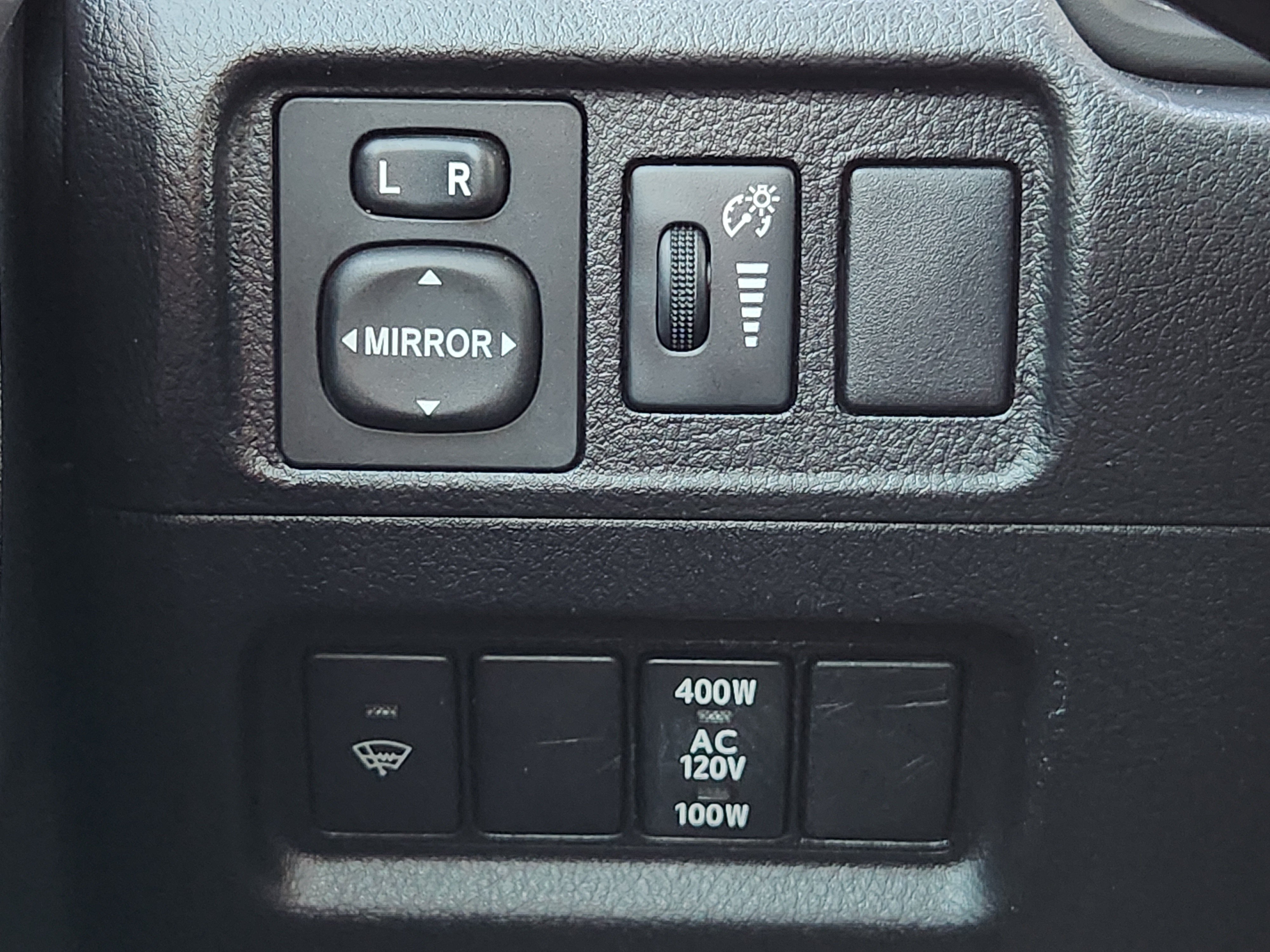 Used 2016 Toyota 4Runner SR5 AWD/4WD image 22