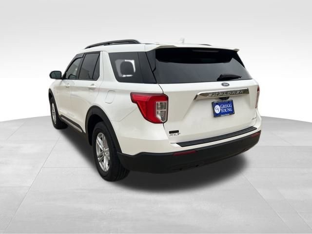 Used 2022 Ford Explorer XLT image 4