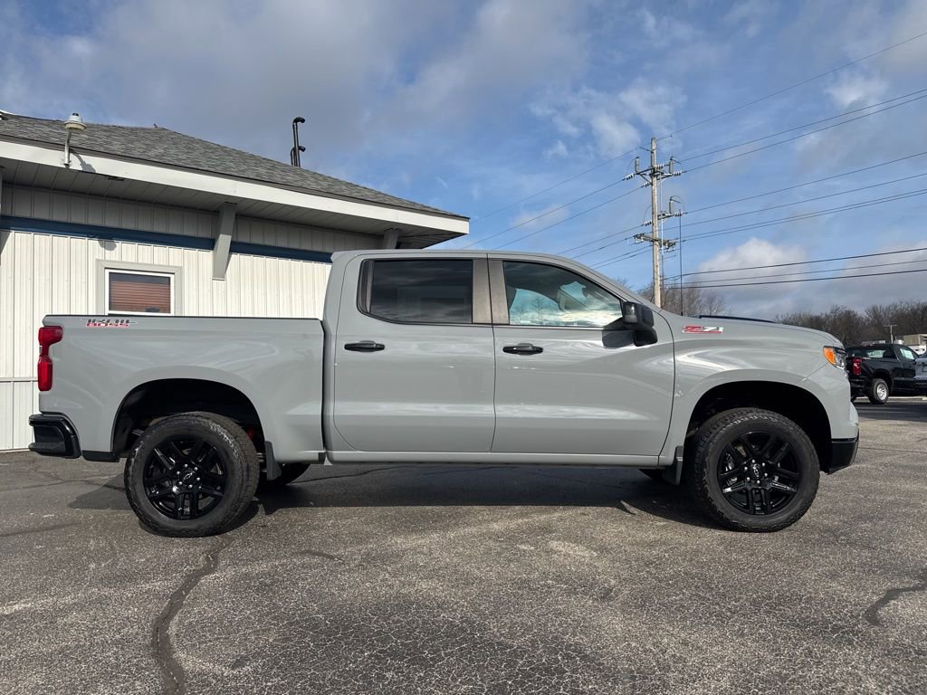 Used 2024 Chevrolet Silverado 1500 LT Trail Boss w/ Convenience Package II AWD/4WD image 8