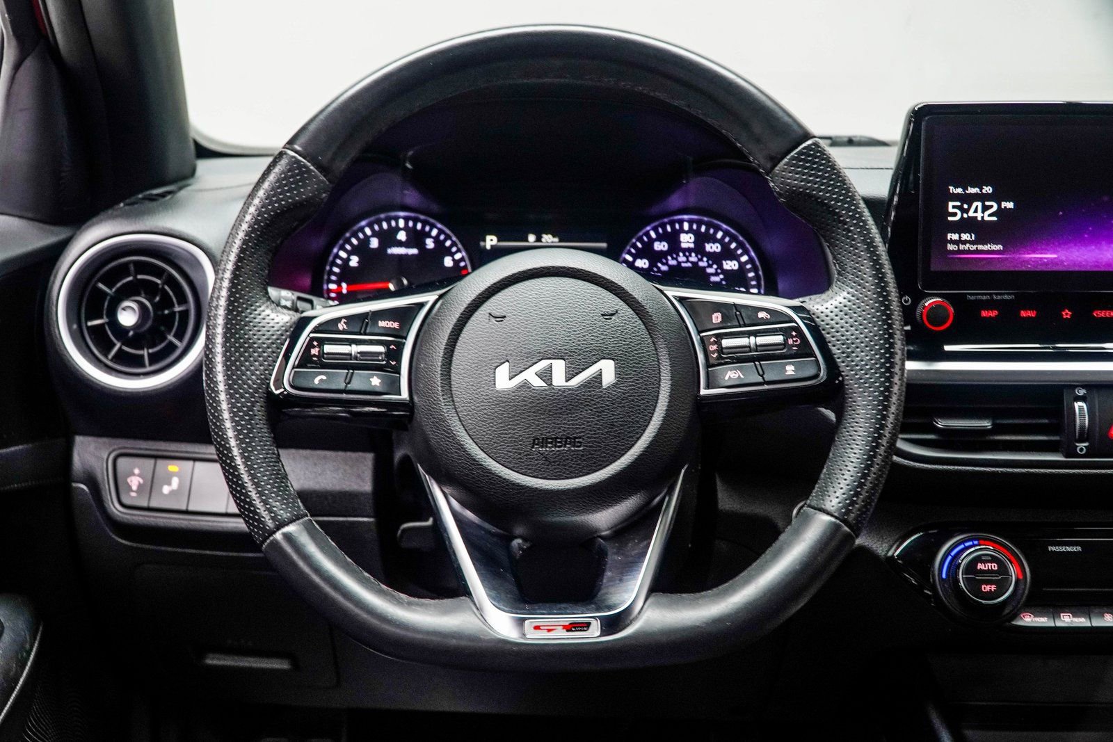 Used 2024 Kia Forte GT-Line w/ GT-Line Premium Package image 15