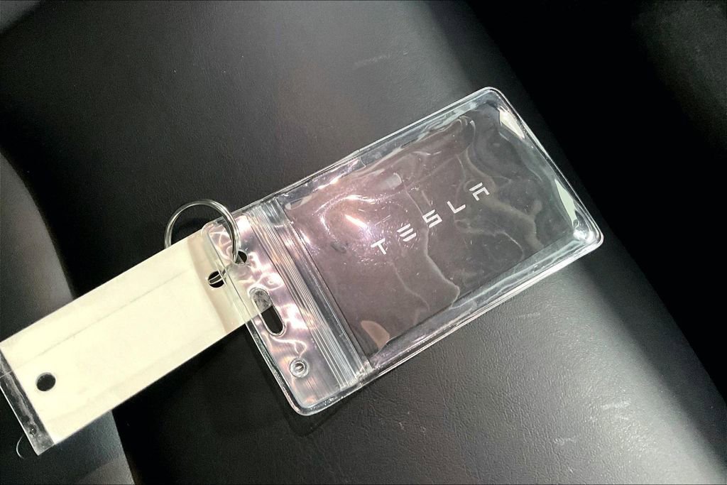 Used 2022 Tesla Model Y Performance AWD/4WD image 31