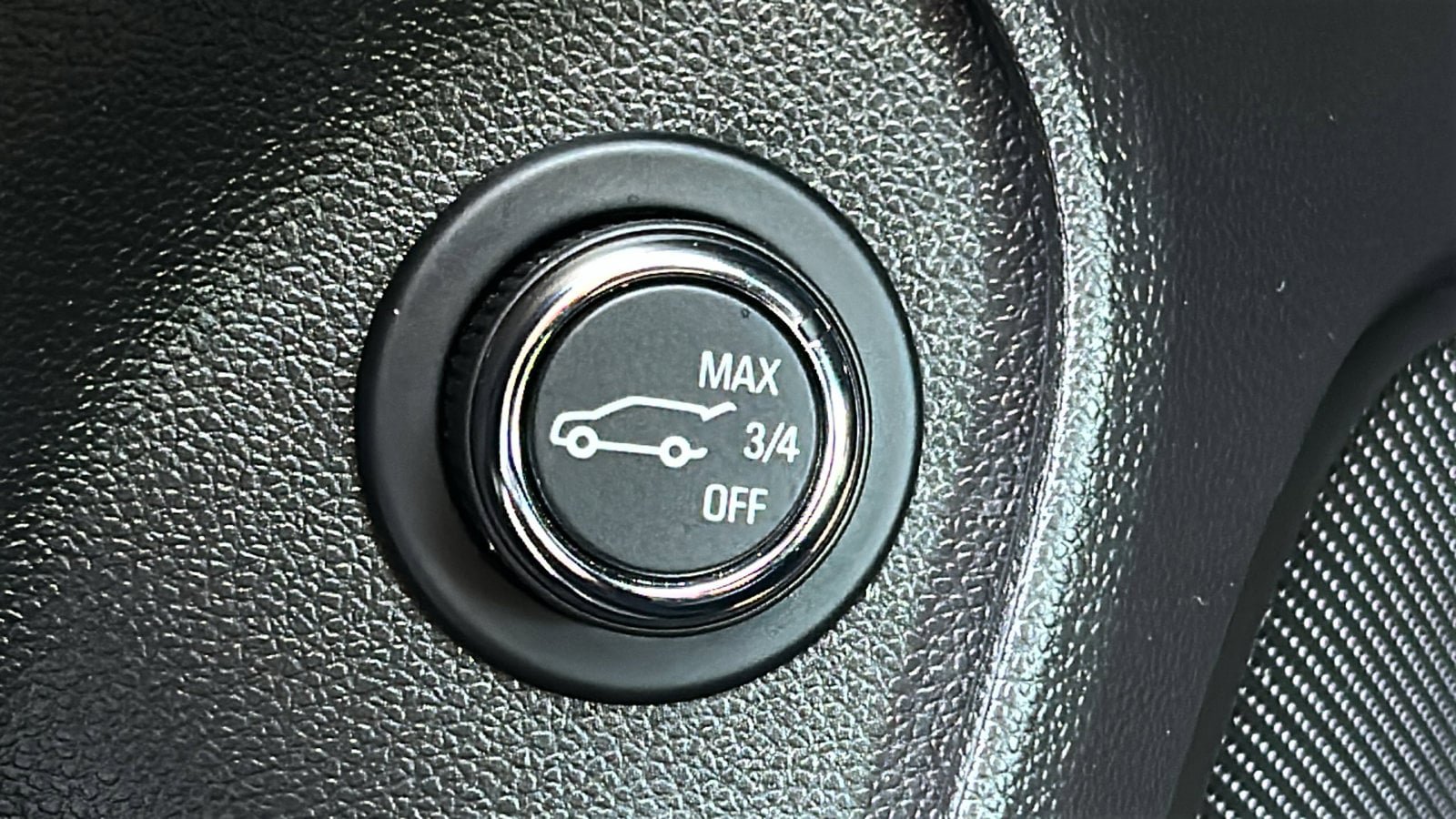 Used 2023 Buick Encore GX Essence w/ Experience Buick Package AWD/4WD image 18