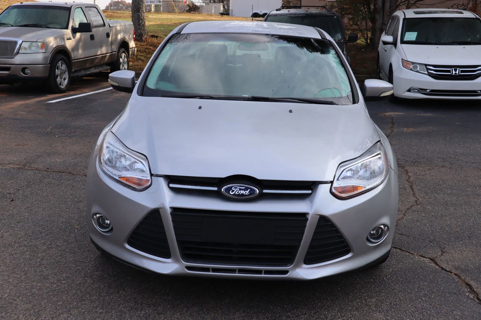 Used 2014 Ford Focus SE w/ Equipment Group 201A image 2
