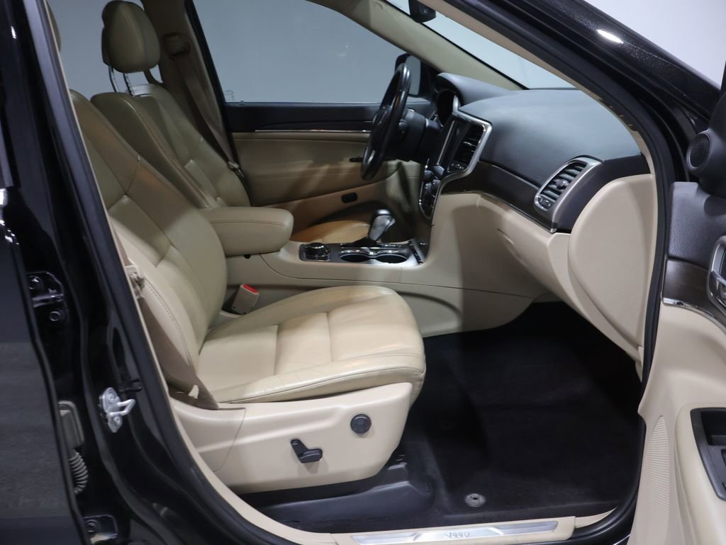 Used 2018 Jeep Grand Cherokee Limited image 24