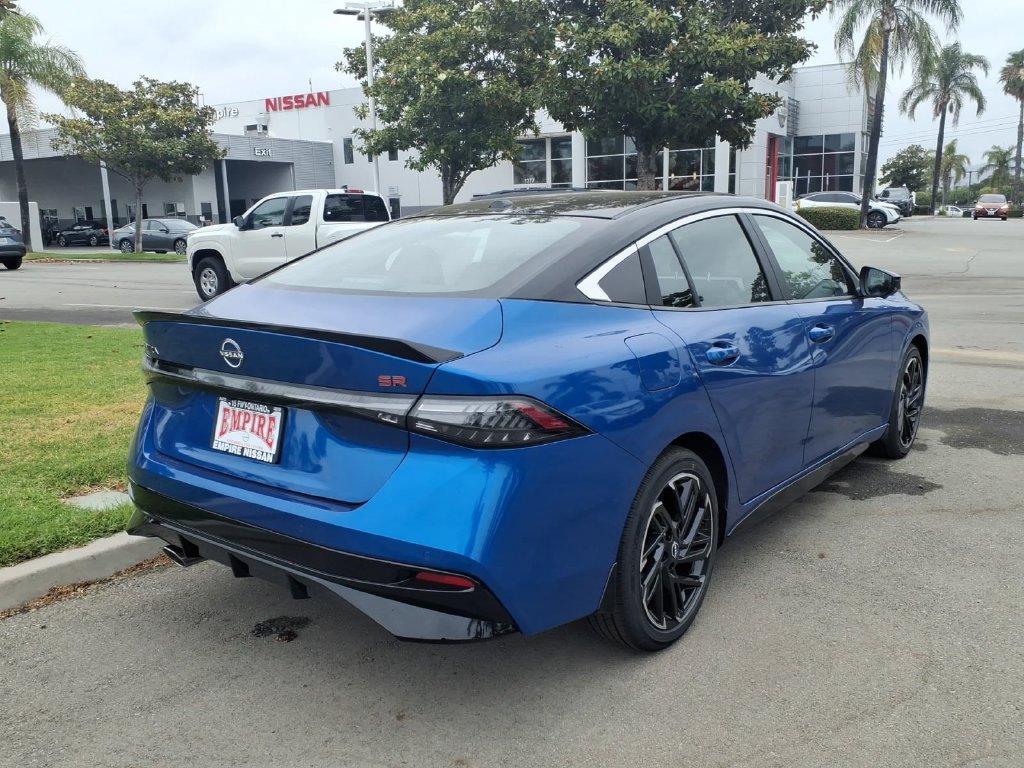 New 2026 Nissan Sentra SR w/ SR Premium Package FWD image 12
