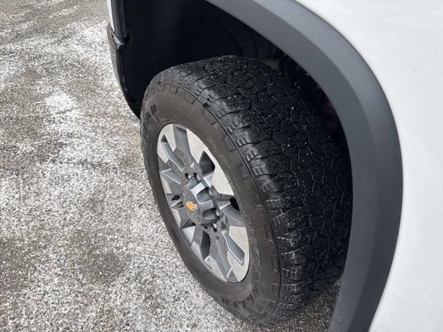 Used 2025 Chevrolet Silverado 2500 Custom w/ Custom Value Package image 45