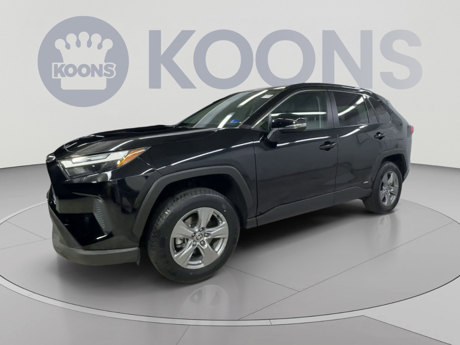 Used 2022 Toyota RAV4 XLE w/ Convenience Package AWD/4WD image 5