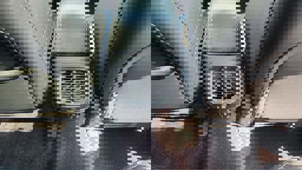 Used 2018 Jeep Cherokee Limited image 33