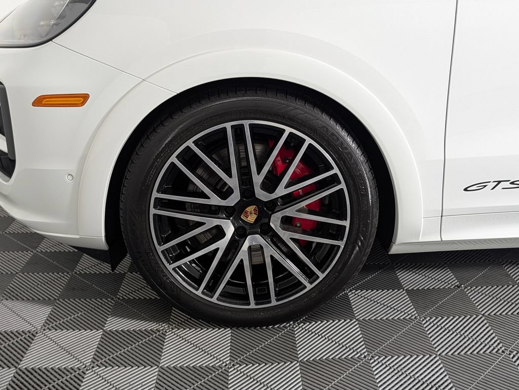 Certified 2025 Porsche Cayenne GTS AWD/4WD image 11