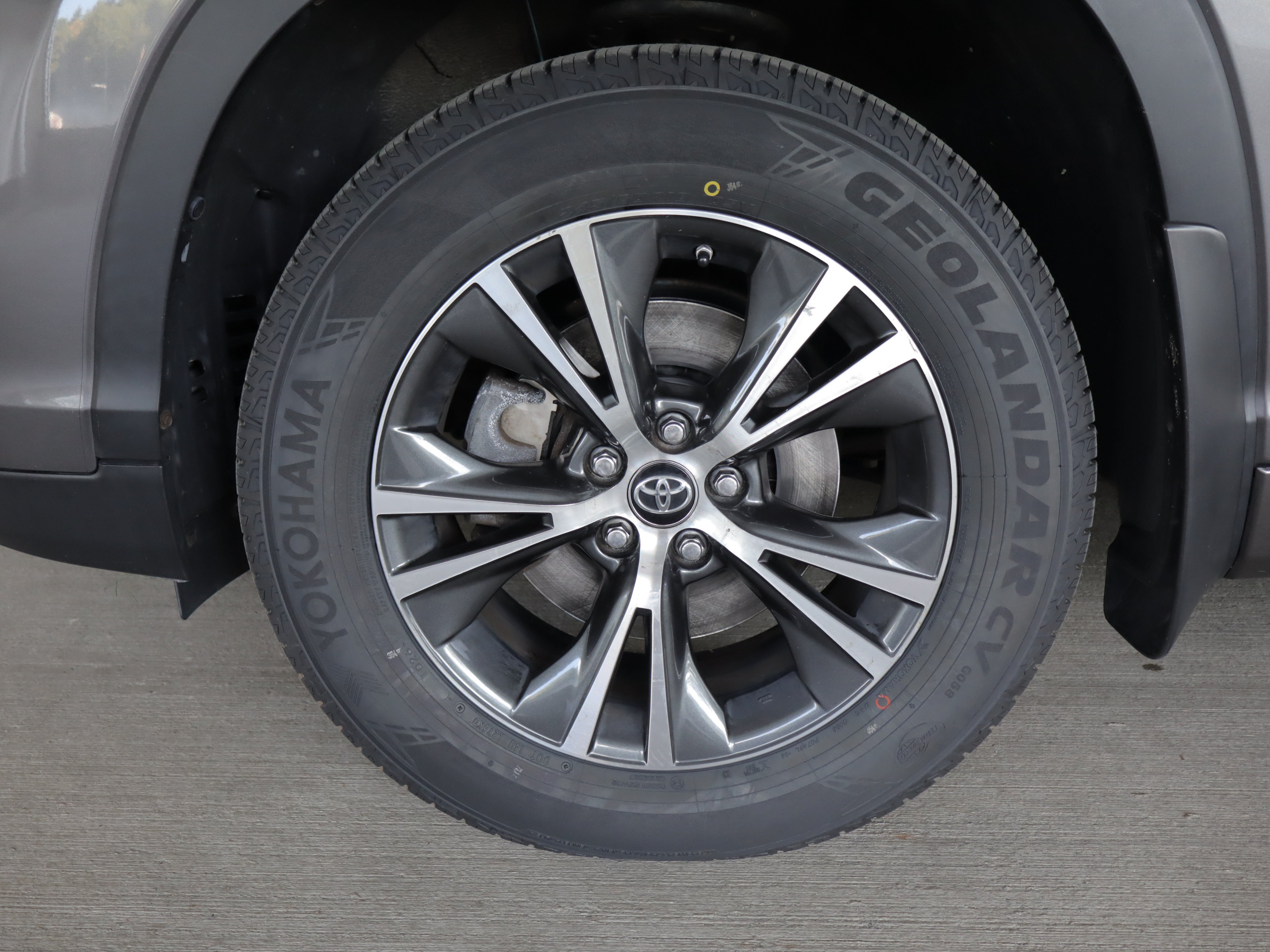 Used 2018 Toyota Highlander Plus AWD/4WD image 28