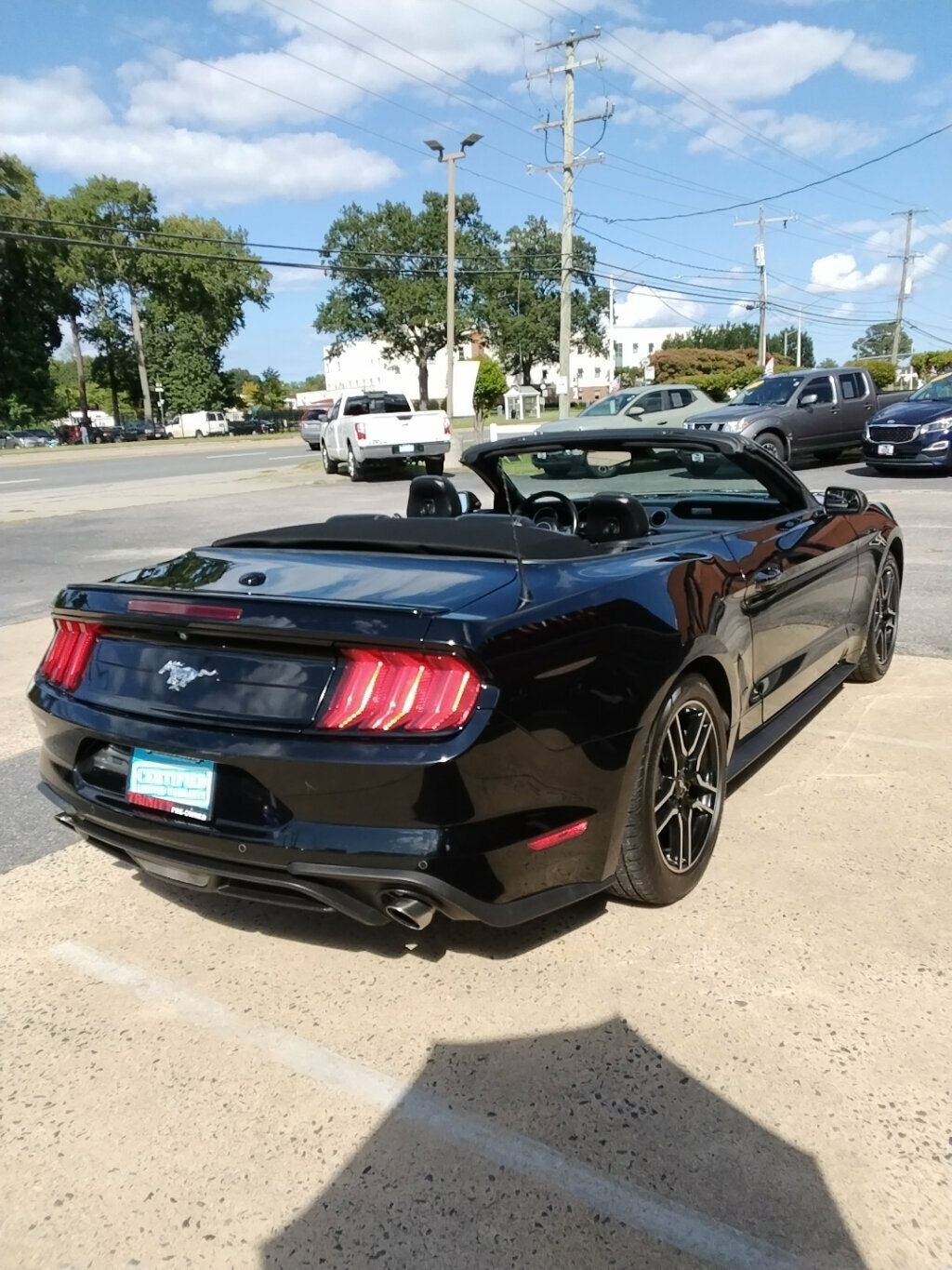 Used 2021 Ford Mustang Premium RWD image 4