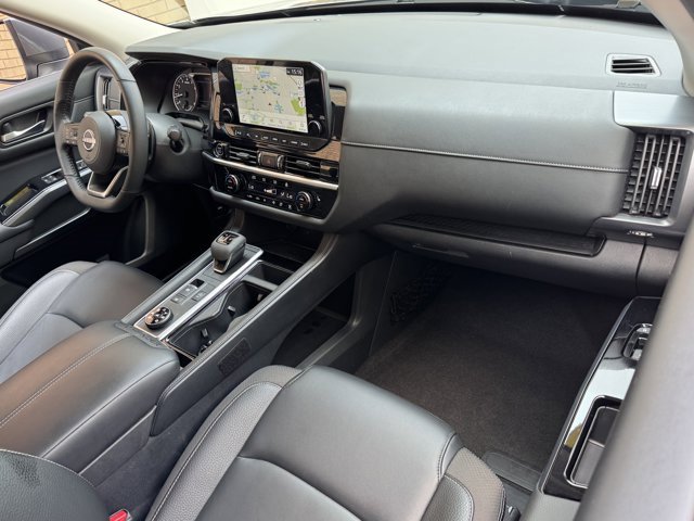 Used 2023 Nissan Pathfinder SL w/ Black Appearance Package image 20