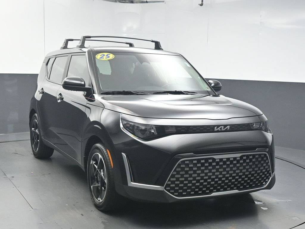 Used 2025 Kia Soul EX FWD image 2