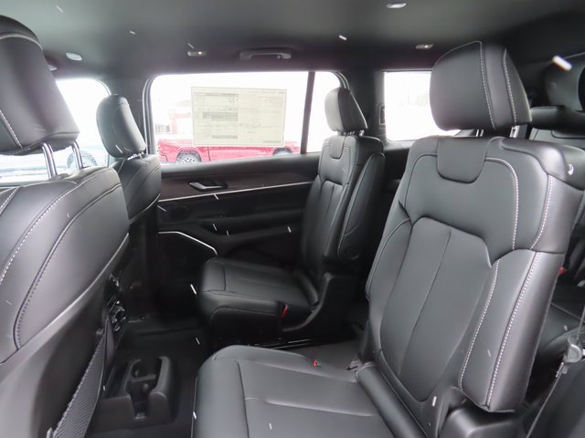 New 2026 Jeep Grand Cherokee L Limited image 22