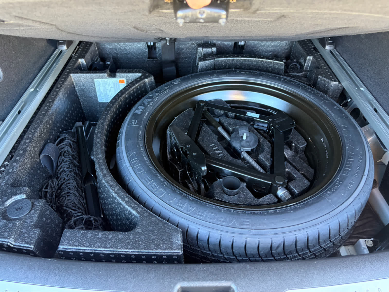 Used 2024 Cadillac XT5 Premium Luxury w/ LPO, Floor Liner Package AWD/4WD image 28