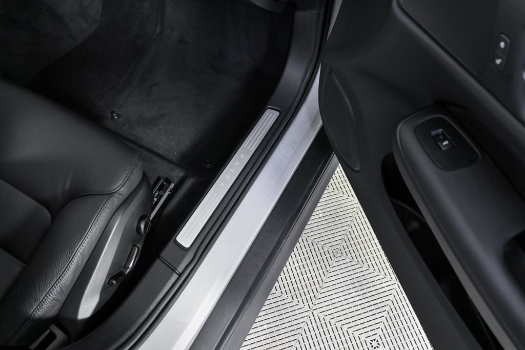 Certified 2025 Volvo V60 B5 Cross Country Plus image 26