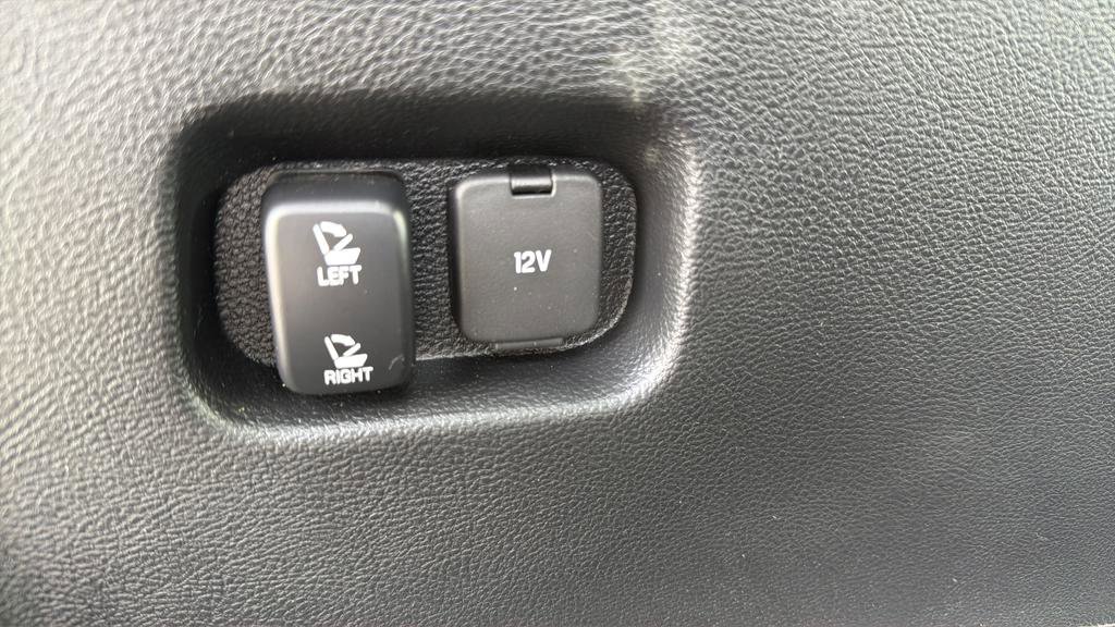 Used 2023 Ford Edge Titanium AWD/4WD image 18