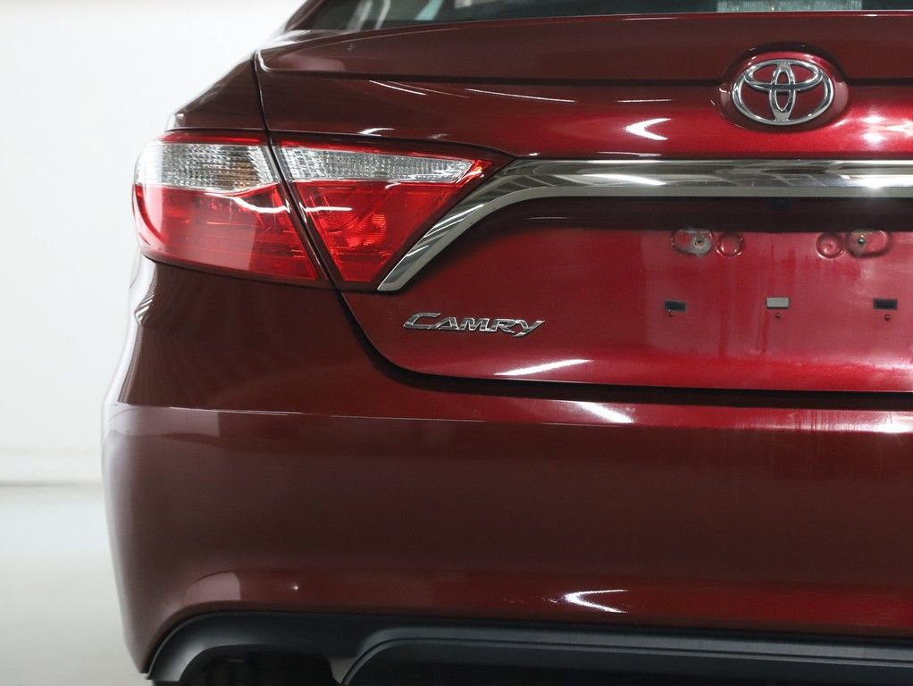 Used 2015 Toyota Camry XSE image 43