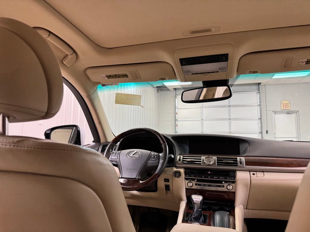 Used 2013 Lexus LS 460 AWD w/ Comfort Pkg image 25