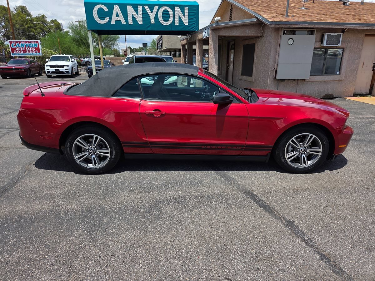 Used 2010 Ford Mustang Premium RWD image 4