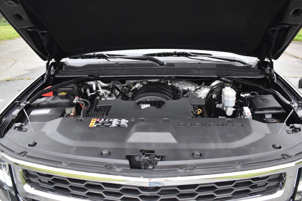 Used 2018 Chevrolet Suburban LT AWD/4WD image 37