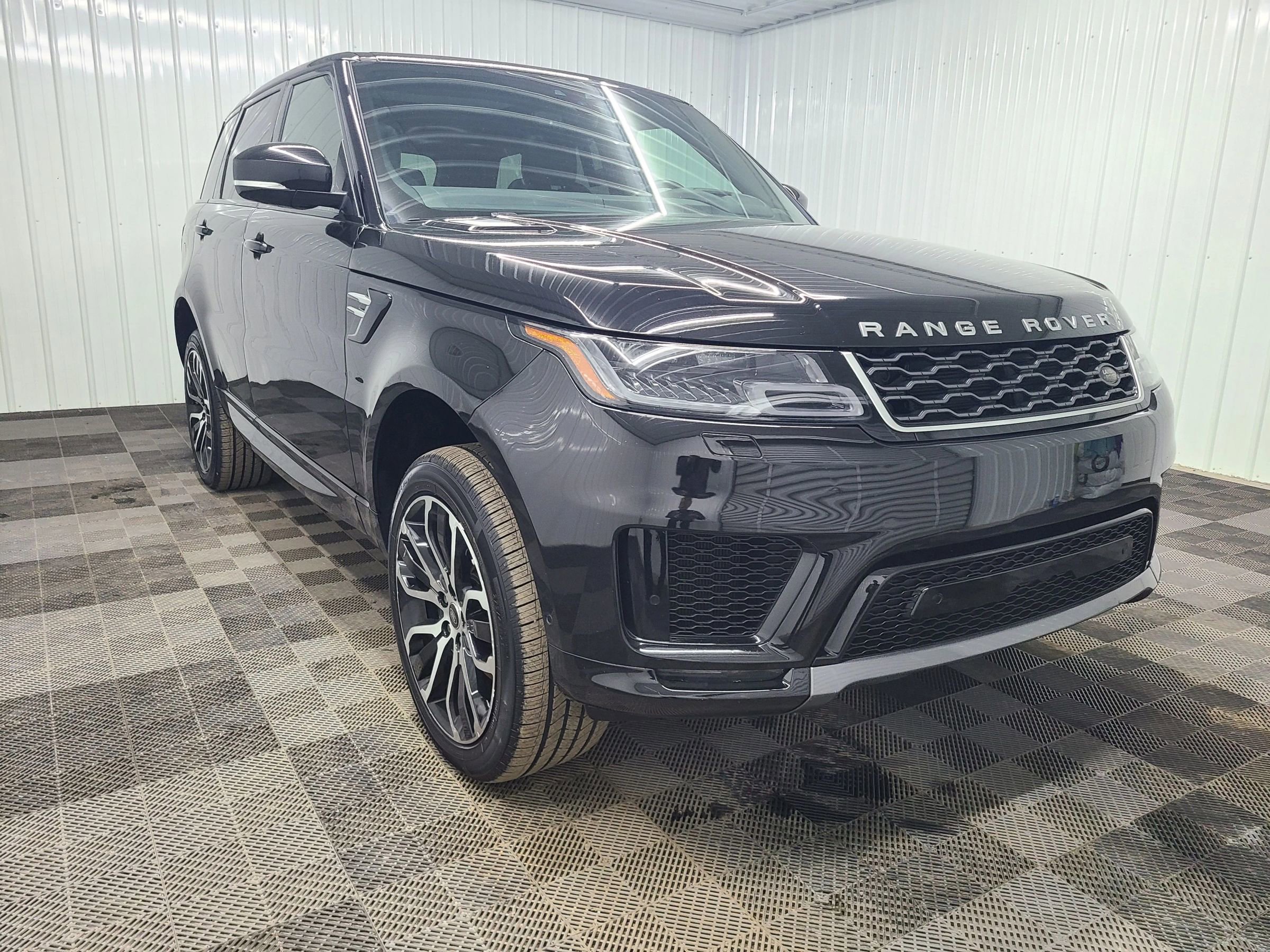 Used 2020 Land Rover Range Rover Sport HSE image 14