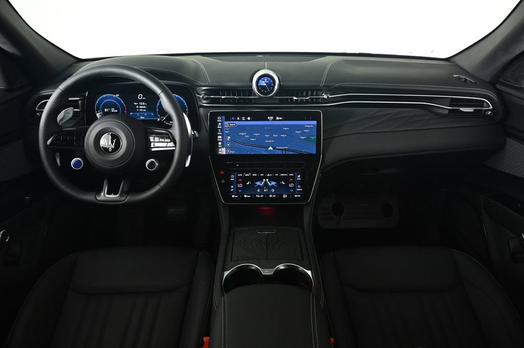 New 2025 Maserati Grecale GT image 9