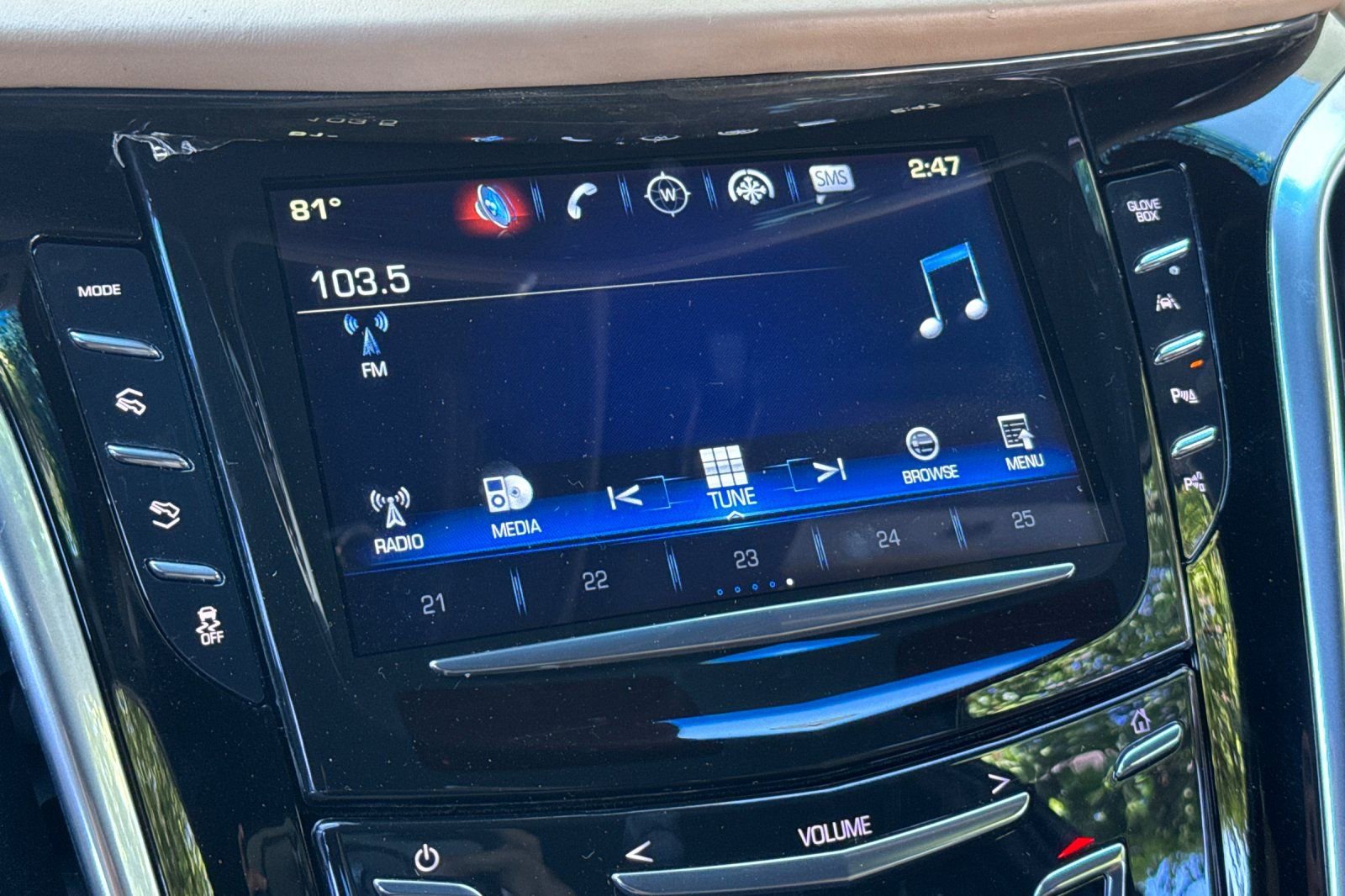 Used 2019 Cadillac Escalade ESV Platinum AWD/4WD image 19