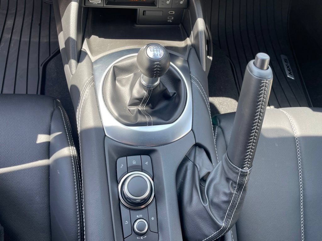 Used 2026 MAZDA MX-5 Miata RF Grand Touring RWD image 13