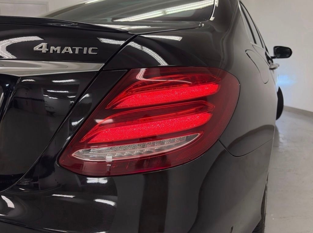 Used 2017 Mercedes-Benz E 300 4MATIC image 9