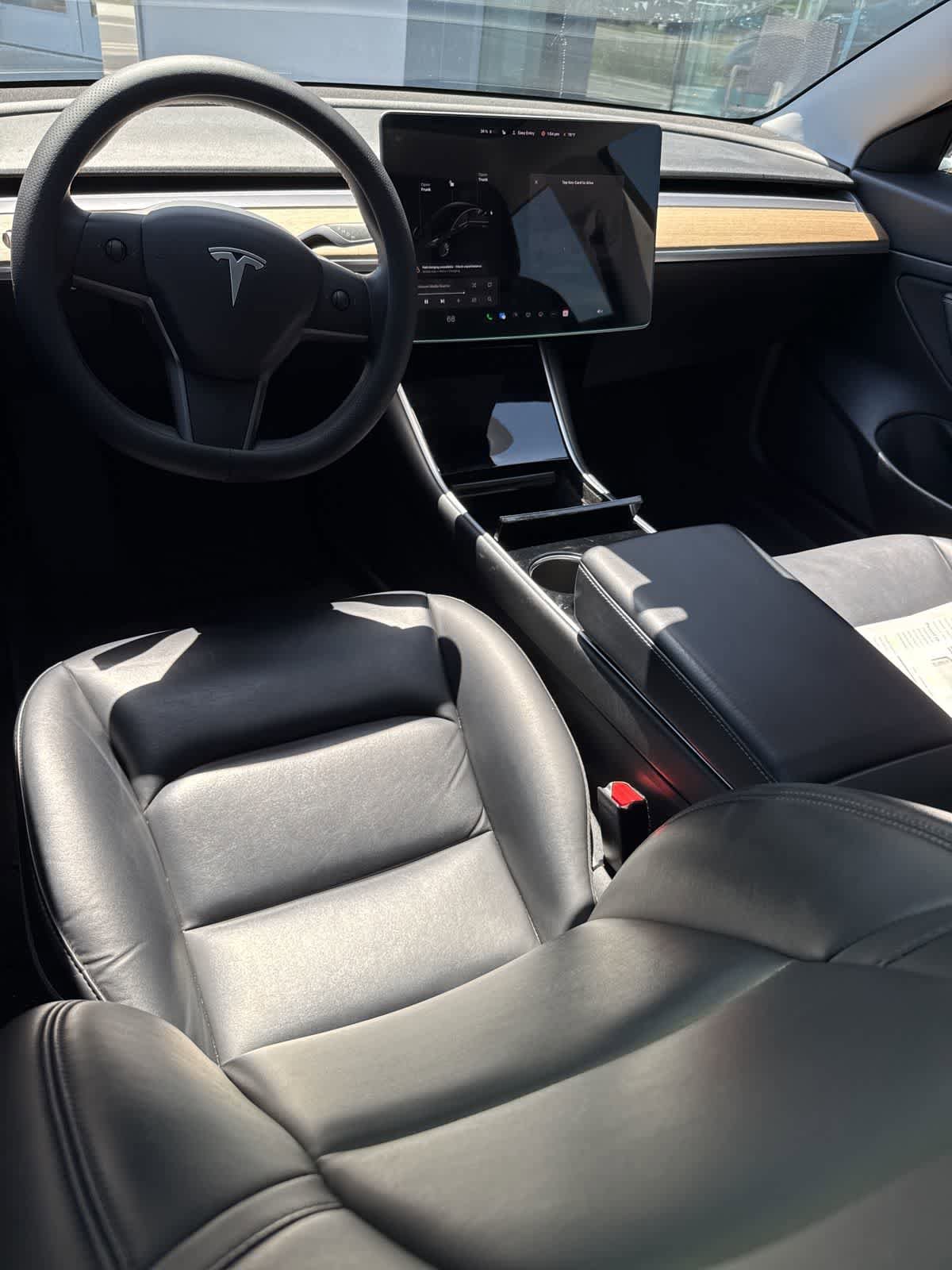 Used 2020 Tesla Model 3 Standard Range RWD image 5