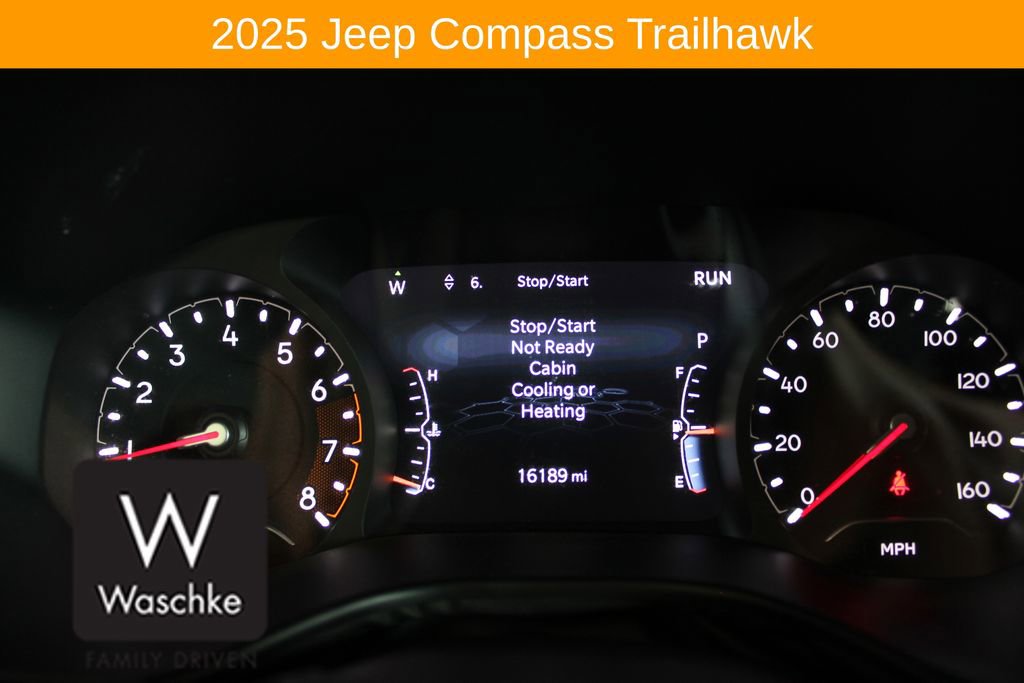 Used 2025 Jeep Compass Trailhawk w/ Trailhawk Convenience Group AWD/4WD image 40
