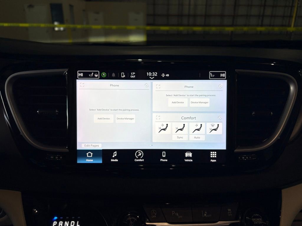 Used 2023 Chrysler Pacifica Touring-L image 32