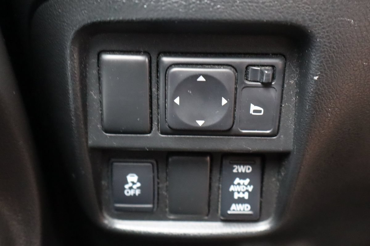 Used 2016 Nissan Juke S AWD/4WD image 28