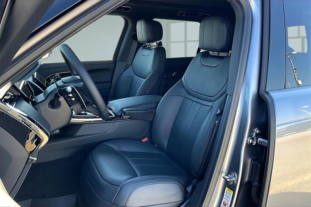 New 2025 Land Rover Range Rover Sport SE image 9