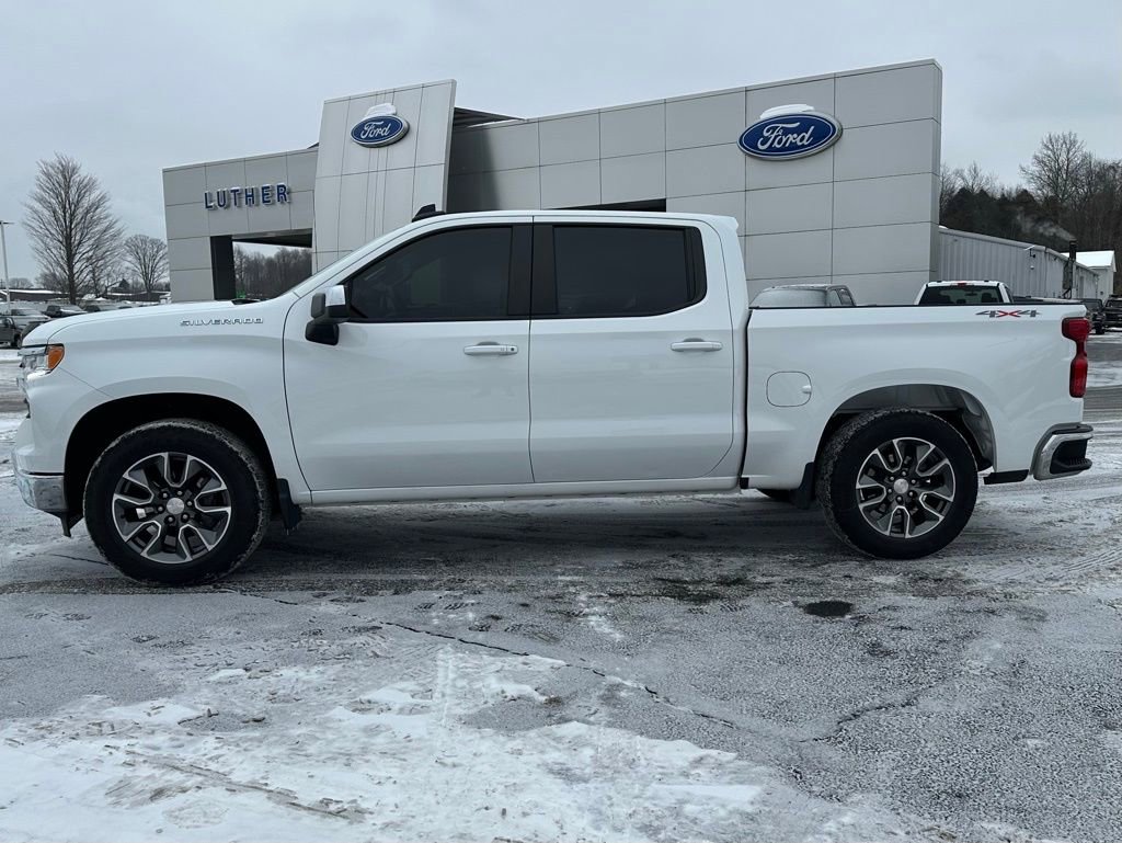 Used 2024 Chevrolet Silverado 1500 LT image 2