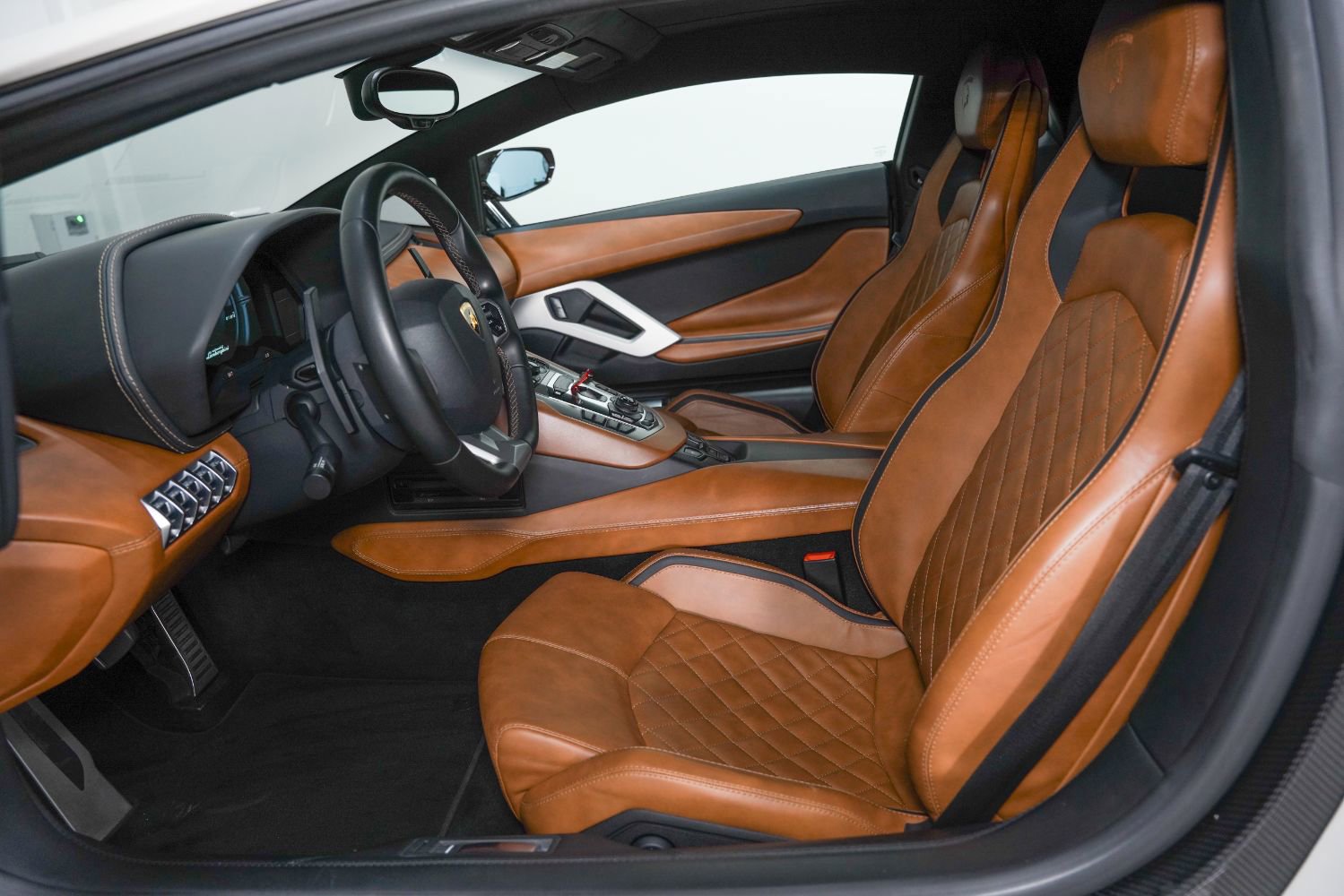 Used 2017 Lamborghini Aventador S image 42